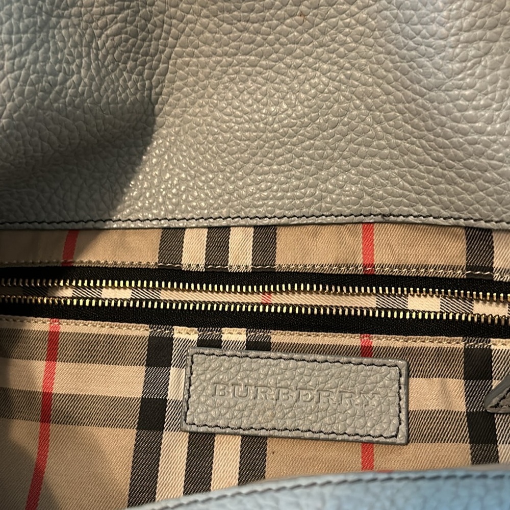 Burberry Baynard Medium Tote in Pale Blue Leather - Picture 7 of 7